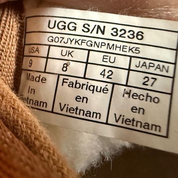 Ugg lace up women’s boots size 9 - Picture 5 of 5